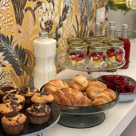 Le Pietrasantine - Garden B&B 피에트라산타