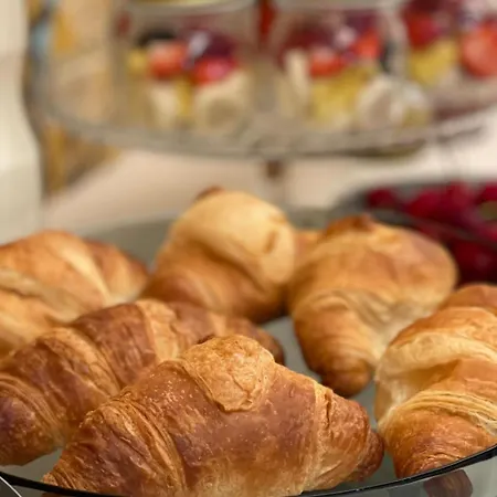 Le Pietrasantine - Garden B&B